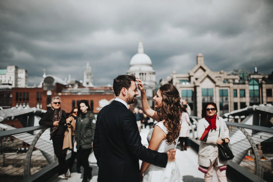 Tony y Ruth durante su postboda en Londres. Fotografía 1 de David Bresó.