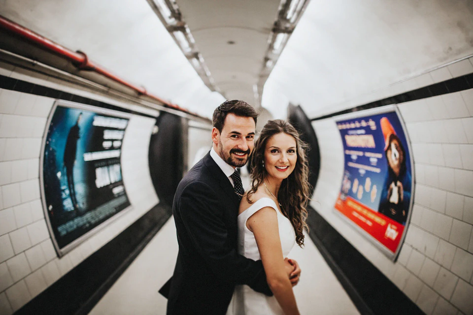 Tony y Ruth durante su postboda en Londres. Fotografía 4 de David Bresó.